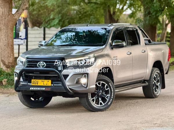 2019 - Toyota  Hilux
