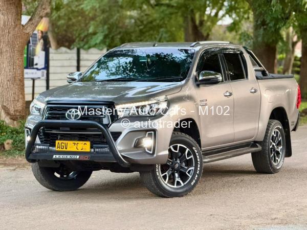 2019 - Toyota  Hilux
