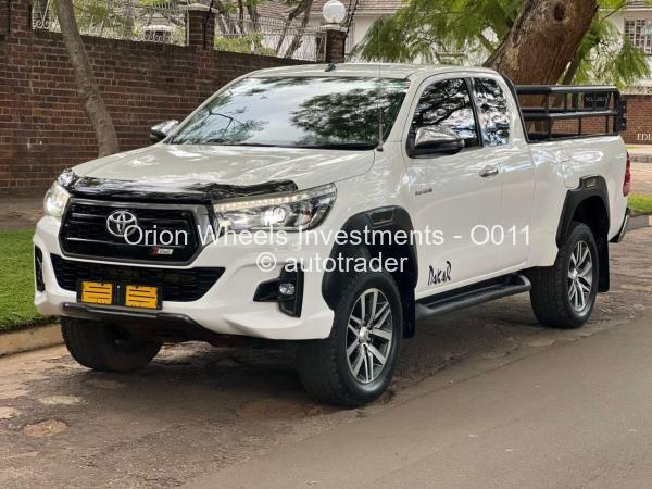 2018 - Toyota  Hilux
