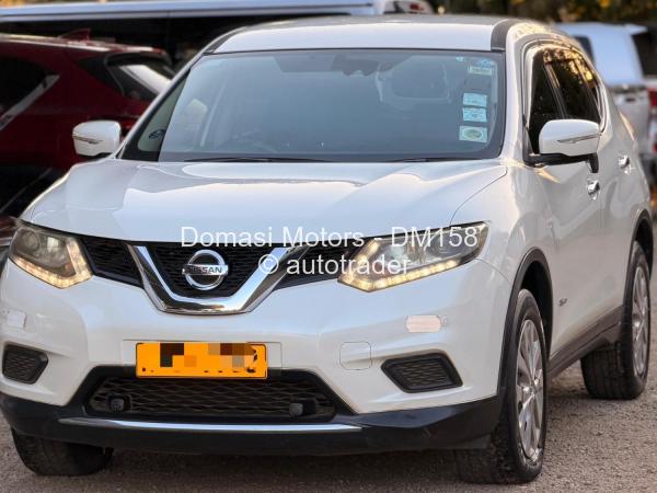 2015 - Nissan  X-Trail