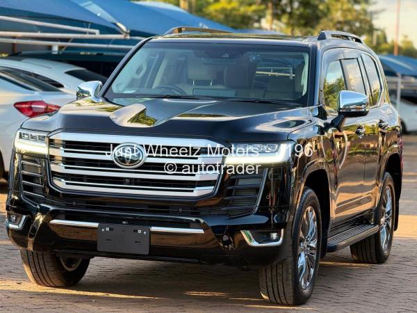 2023 - Toyota  Land Cruiser 300