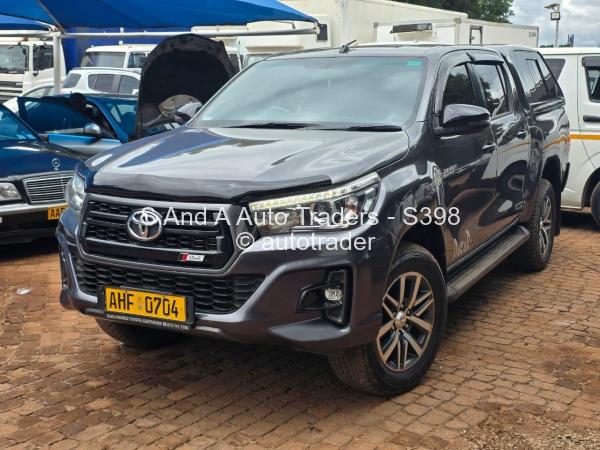 2019 - Toyota  Hilux