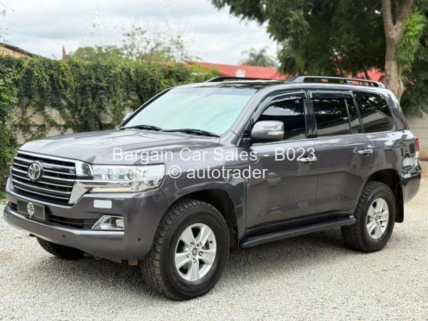 2019 - Toyota  Land Cruiser 200