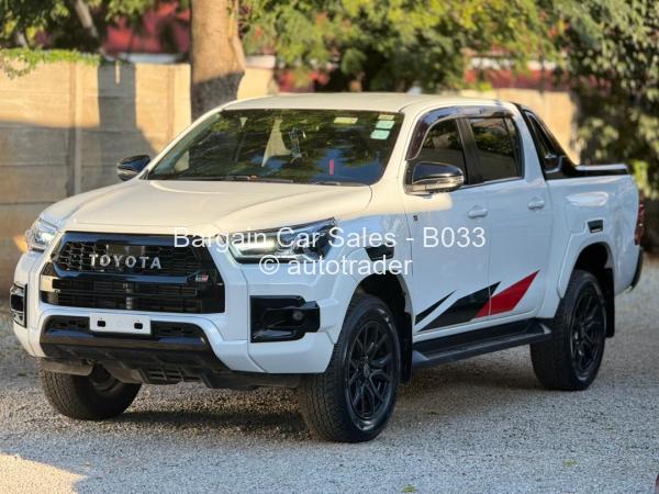 2024 - Toyota  Hilux