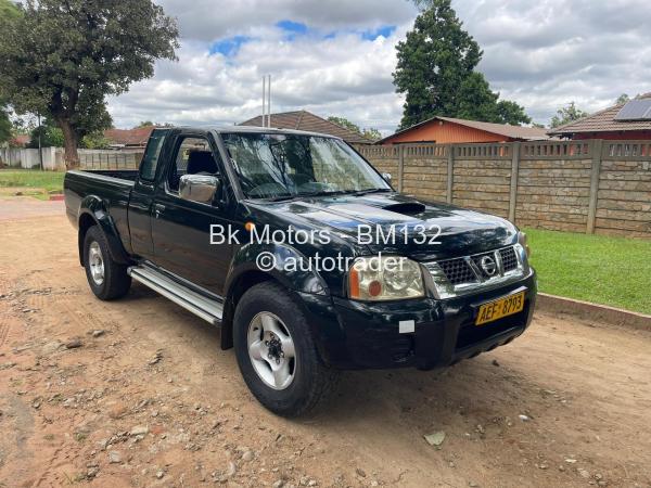 2004 - Nissan  Hardbody