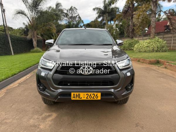 2021 - Toyota  Hilux