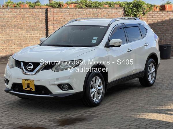 2015 - Nissan  X-Trail