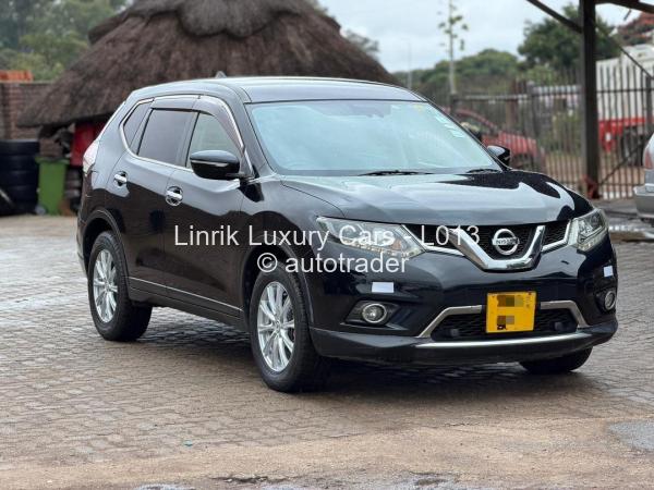 2015 - Nissan  Xtrail