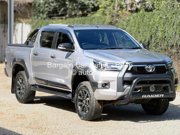 2021 - Toyota  Hilux