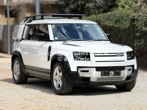 2020 - Land-Rover  Defender