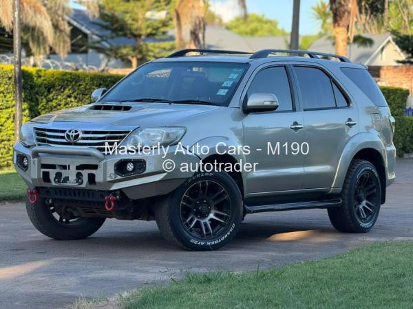 2014 - Toyota  Fortuner