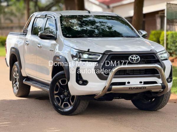 2020 - Toyota  Hilux
