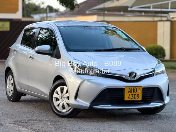 2016 - Toyota  Vitz