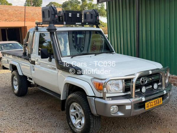 2009 - Toyota  Land Cruiser 79