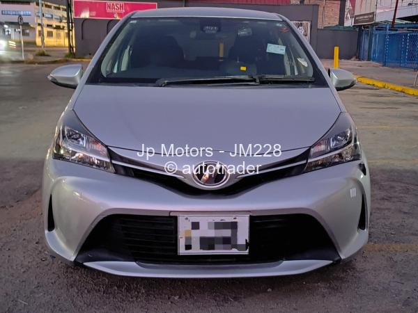 2016 - Toyota  Vitz