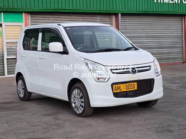 2016 - Mazda  Familia
