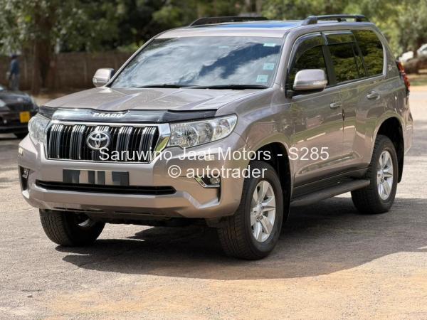 2022 - Toyota  Land Cruiser Prado