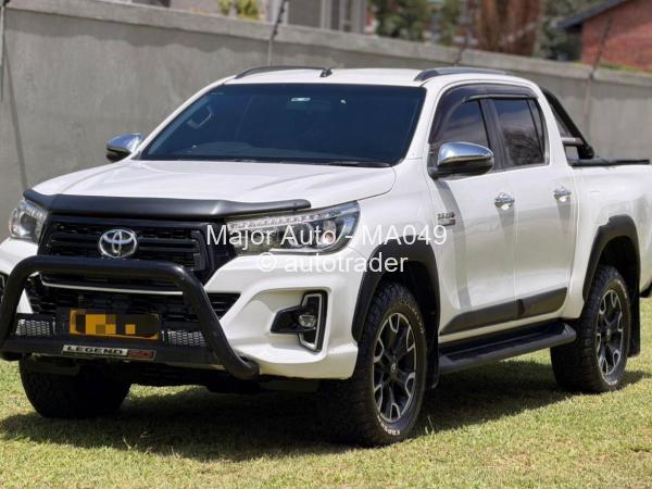 2019 - Toyota  Hilux