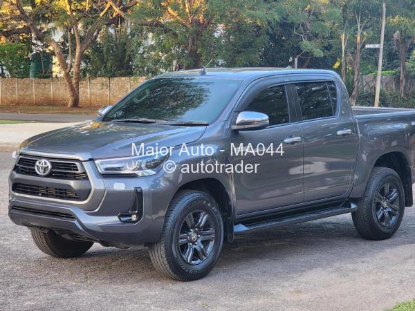 2021 - Toyota  HILUX REVO