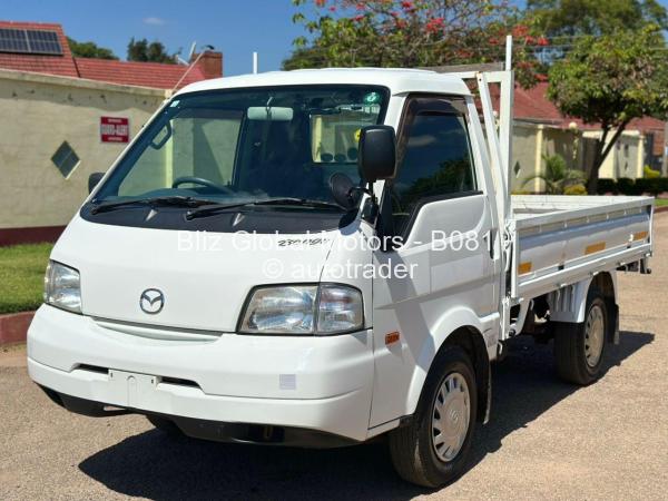 2017 - Mazda  Bongo
