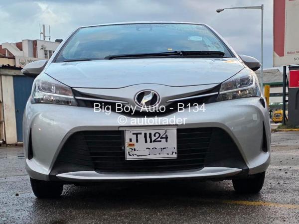 2016 - Toyota  Vitz
