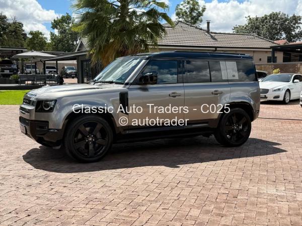 2023 - Land-Rover  Defender