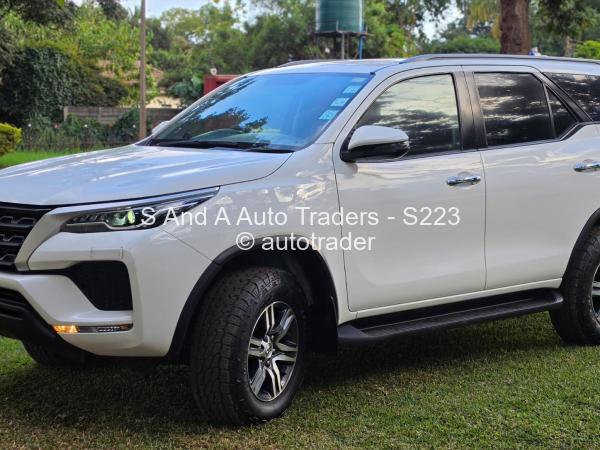 2023 - Toyota  Fortuner