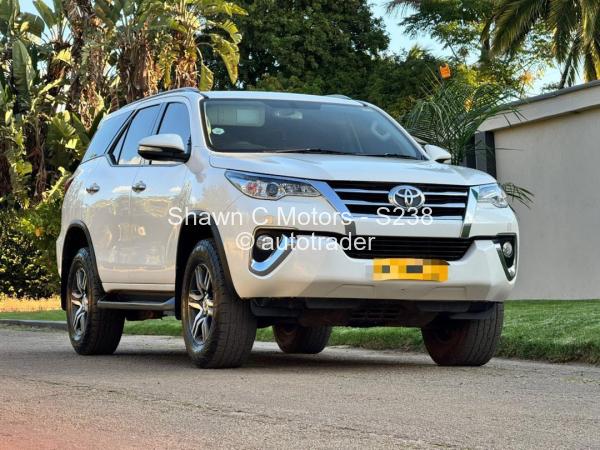 2017 - Toyota  Fortuner