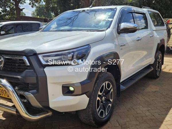 2022 - Toyota  Hilux