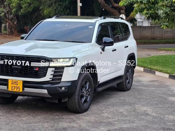 2024 - Toyota  Land Cruiser