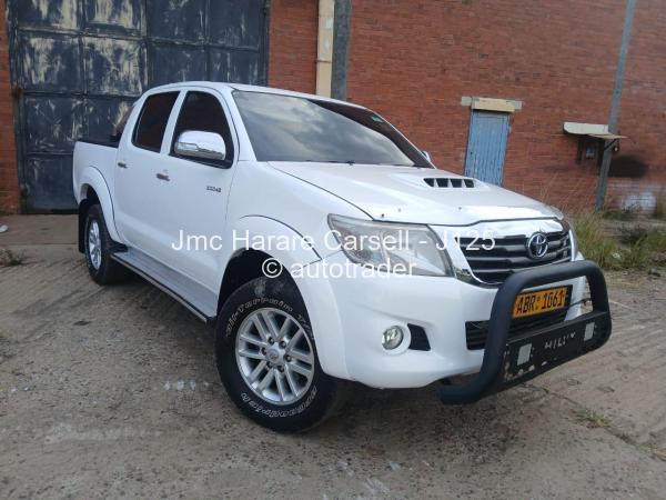 2013 - Toyota  Hilux D4D