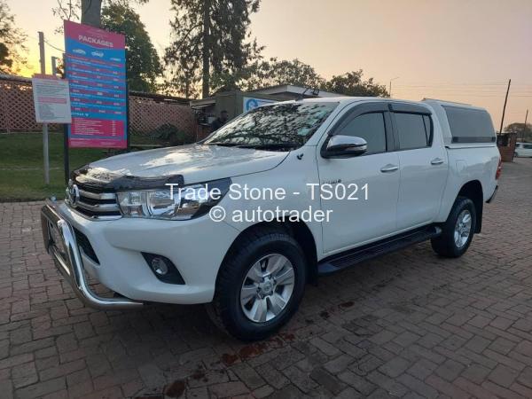 2017 - Toyota  Hilux