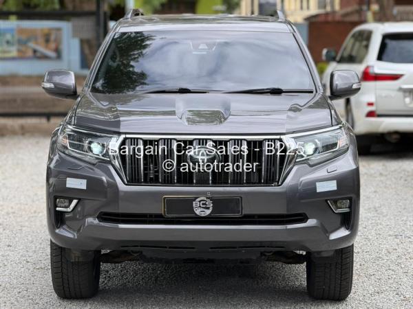 2020 - Toyota  Land Cruiser