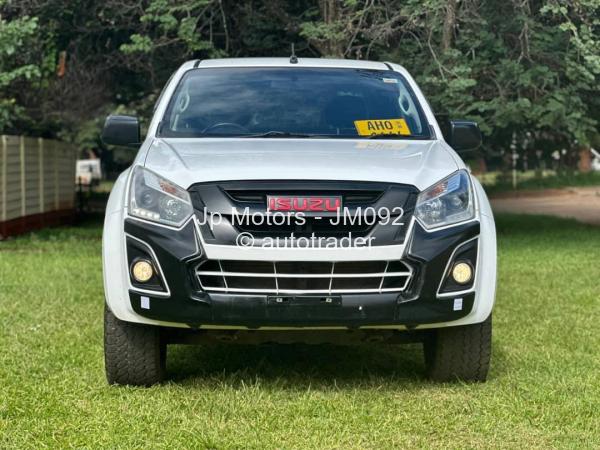 2017 - Isuzu  X - Rider