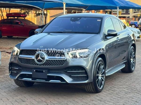 2022 - Mercedes Benz GLE