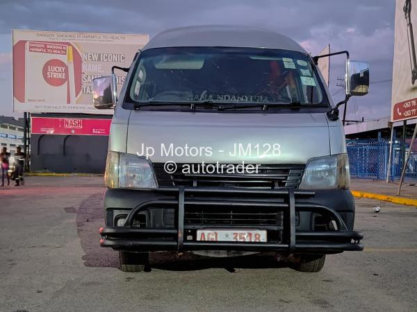 2004 - Nissan  Caravan