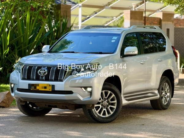 2020 - Toyota  Land Cruiser Prado
