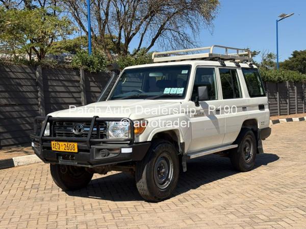 2017 - Toyota  Land Cruiser 76
