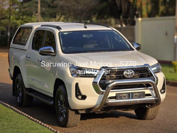 2023 - Toyota  Hilux