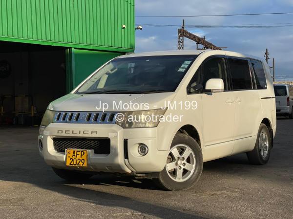 2013 - Mitsubishi  Delica
