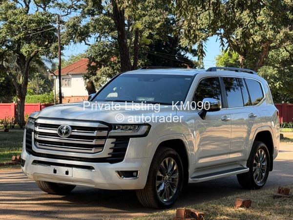2023 - Toyota  Land Cruiser 300