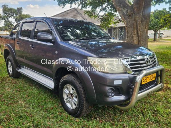 2013 - Toyota  Hilux