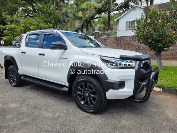 2023 - Toyota  Hilux