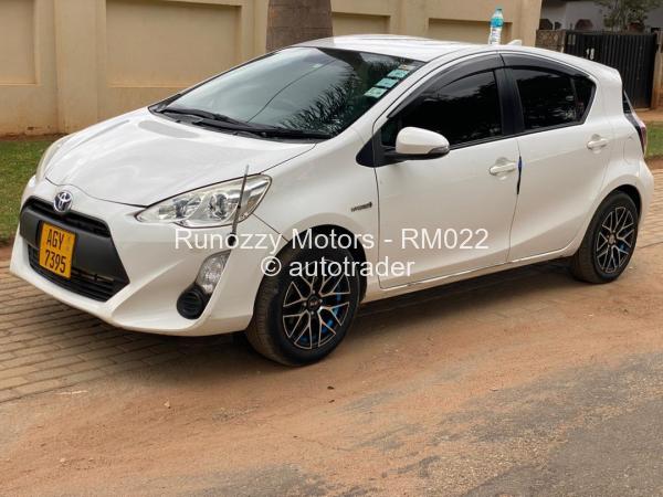 2017 - Toyota  Aqua