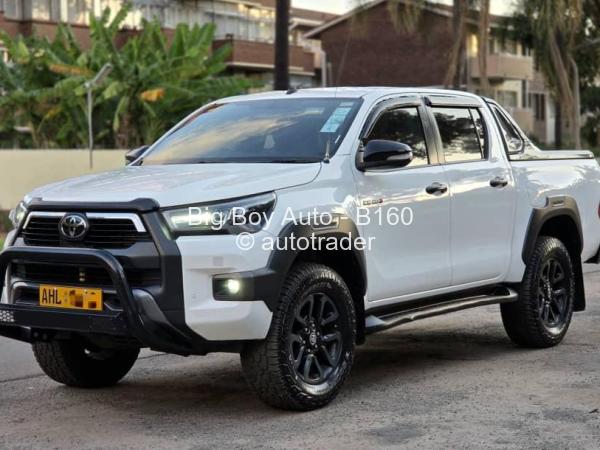 2021 - Toyota  Hilux