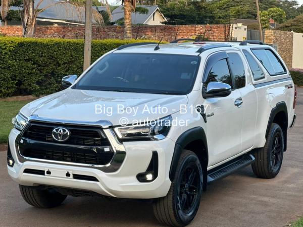 2021 - Toyota  Hilux