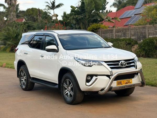 2017 - Toyota  Fortuner