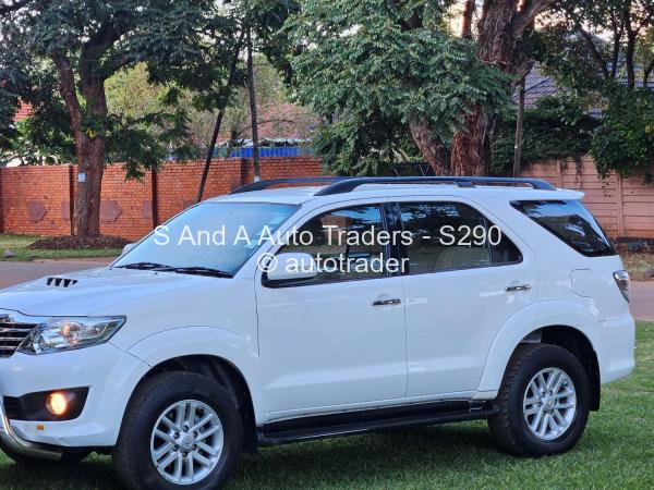2013 - Toyota  Fortuner