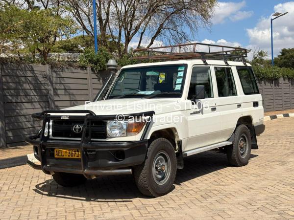 2017 - Toyota  Land Cruiser 76