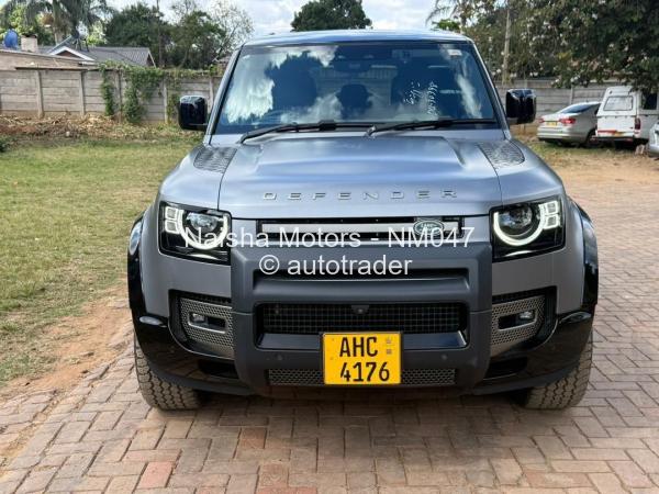 2024 - Land-Rover  Defender
